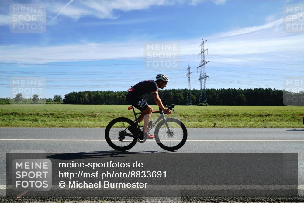 07.09.2025 - 19. Norderstedt Triathlon Michael Burmester http://msf.ph/oto/8833691 07.09.2025 11:54:23 Radfahren 748, 1233 meine-sportfotos.de