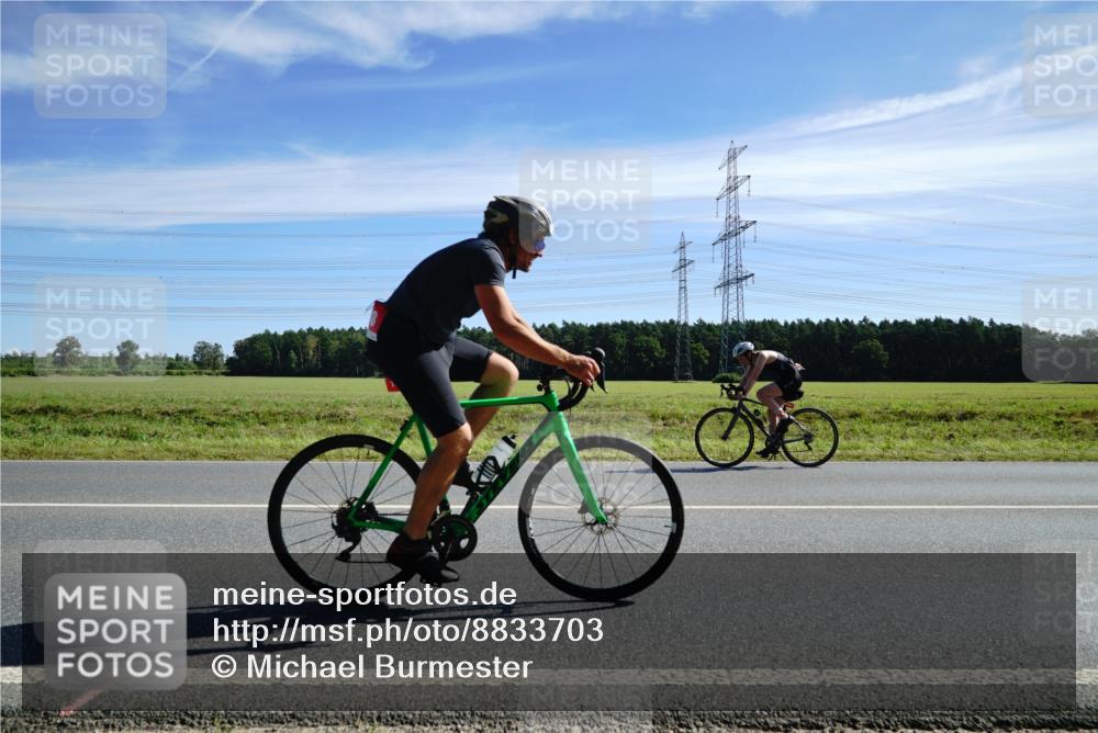 07.09.2025 - 19. Norderstedt Triathlon Michael Burmester http://msf.ph/oto/8833703 07.09.2025 11:54:23 Radfahren 748, 1233 meine-sportfotos.de