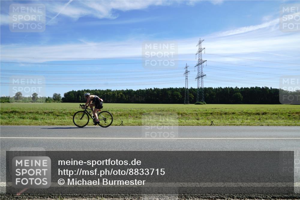 07.09.2025 - 19. Norderstedt Triathlon Michael Burmester http://msf.ph/oto/8833715 07.09.2025 11:54:24 Radfahren 748, 1233 meine-sportfotos.de