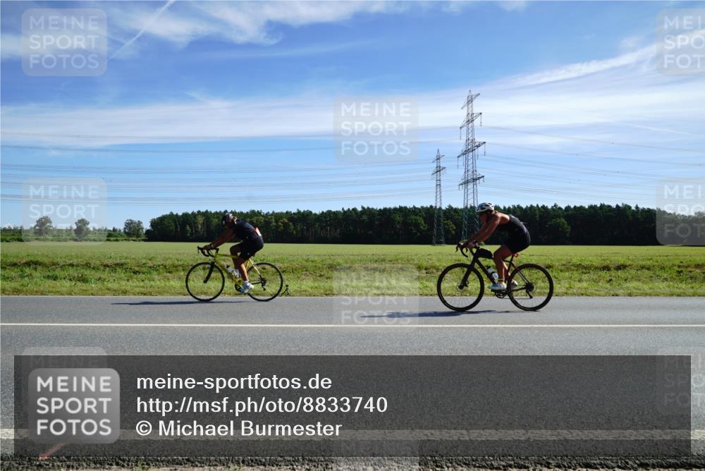07.09.2025 - 19. Norderstedt Triathlon Michael Burmester http://msf.ph/oto/8833740 07.09.2025 11:54:30 Radfahren 215 meine-sportfotos.de