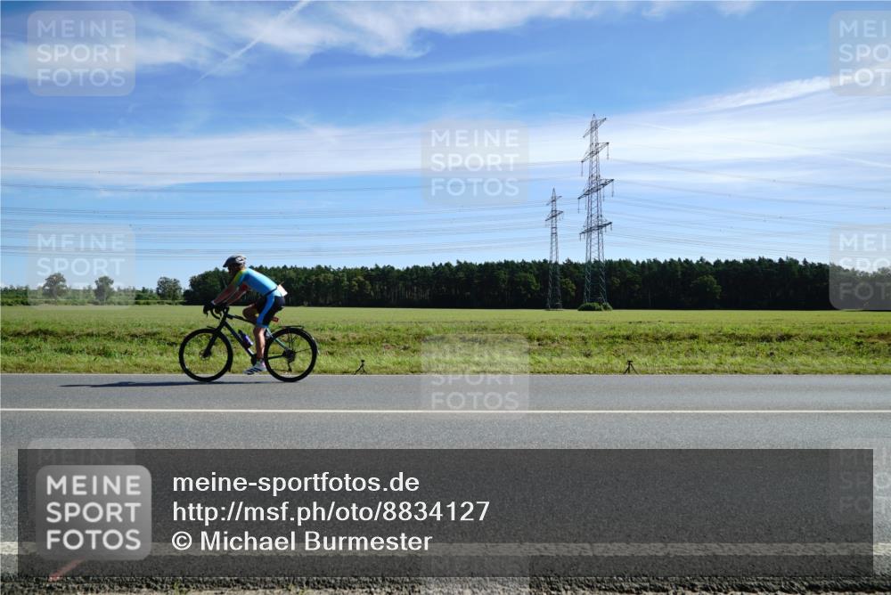07.09.2025 - 19. Norderstedt Triathlon Michael Burmester http://msf.ph/oto/8834127 07.09.2025 11:56:13 Radfahren 823, 1332 meine-sportfotos.de