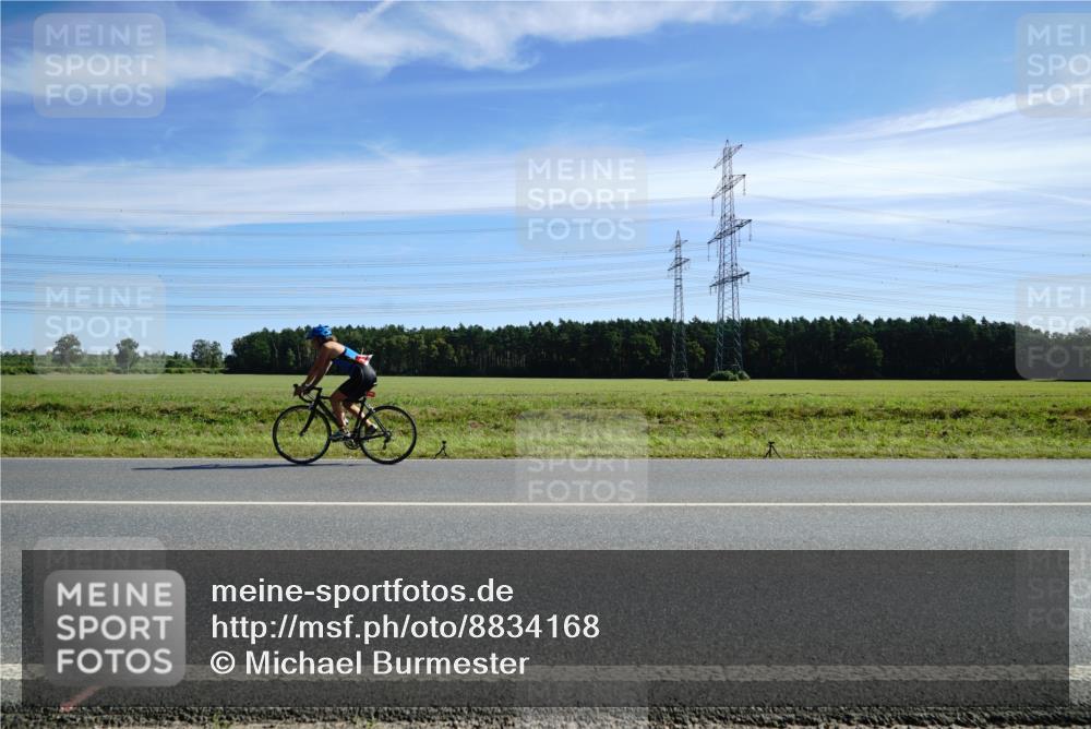 07.09.2025 - 19. Norderstedt Triathlon Michael Burmester http://msf.ph/oto/8834168 07.09.2025 11:56:27 Radfahren 1381 meine-sportfotos.de