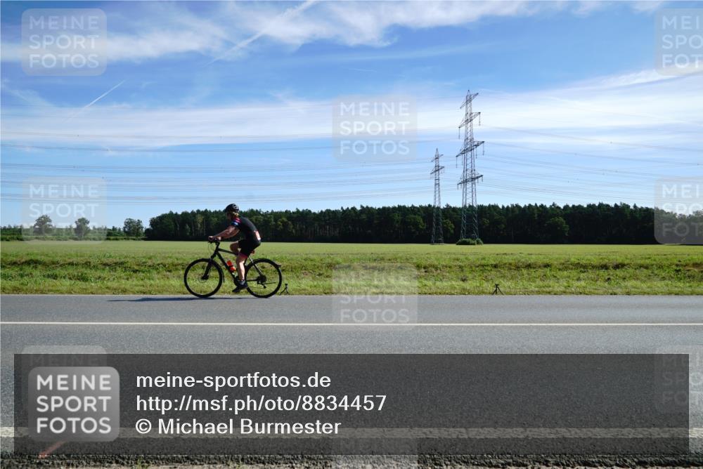 07.09.2025 - 19. Norderstedt Triathlon Michael Burmester http://msf.ph/oto/8834457 07.09.2025 11:57:57 Radfahren 1365 meine-sportfotos.de