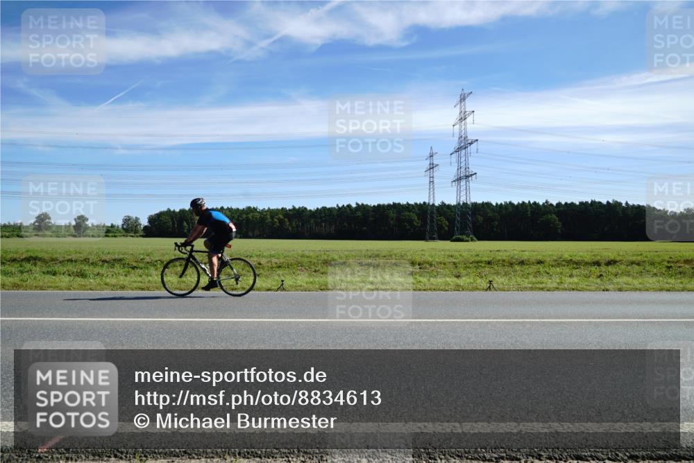 07.09.2025 - 19. Norderstedt Triathlon Michael Burmester http://msf.ph/oto/8834613 07.09.2025 11:58:41 Radfahren 165, 730, 856, 1320 meine-sportfotos.de