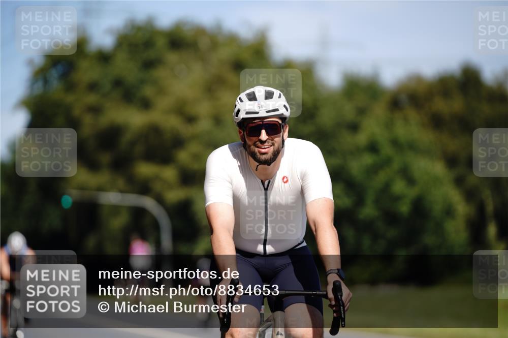 07.09.2025 - 19. Norderstedt Triathlon Michael Burmester http://msf.ph/oto/8834653 07.09.2025 12:43:10 Radfahren 145, 239 meine-sportfotos.de