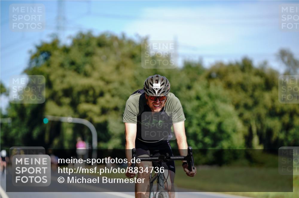 07.09.2025 - 19. Norderstedt Triathlon Michael Burmester http://msf.ph/oto/8834736 07.09.2025 12:24:24 Radfahren 802, 1350 meine-sportfotos.de
