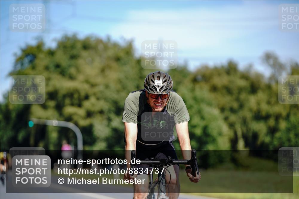 07.09.2025 - 19. Norderstedt Triathlon Michael Burmester http://msf.ph/oto/8834737 07.09.2025 12:24:25 Radfahren 802, 1350 meine-sportfotos.de