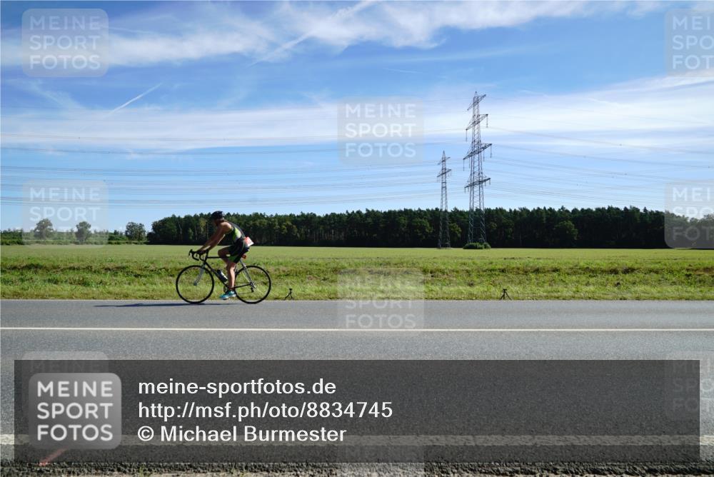 07.09.2025 - 19. Norderstedt Triathlon Michael Burmester http://msf.ph/oto/8834745 07.09.2025 11:59:11 Radfahren 279, 835, 1305, 1379 meine-sportfotos.de