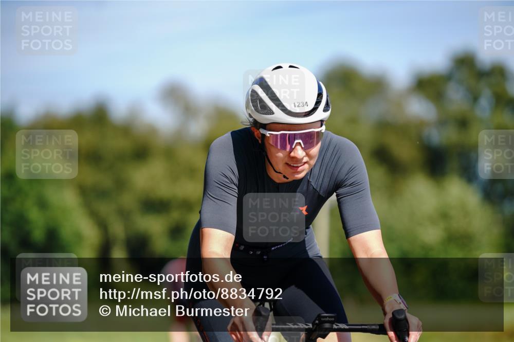 07.09.2025 - 19. Norderstedt Triathlon Michael Burmester http://msf.ph/oto/8834792 07.09.2025 12:25:34 Radfahren 1234, 1343 meine-sportfotos.de