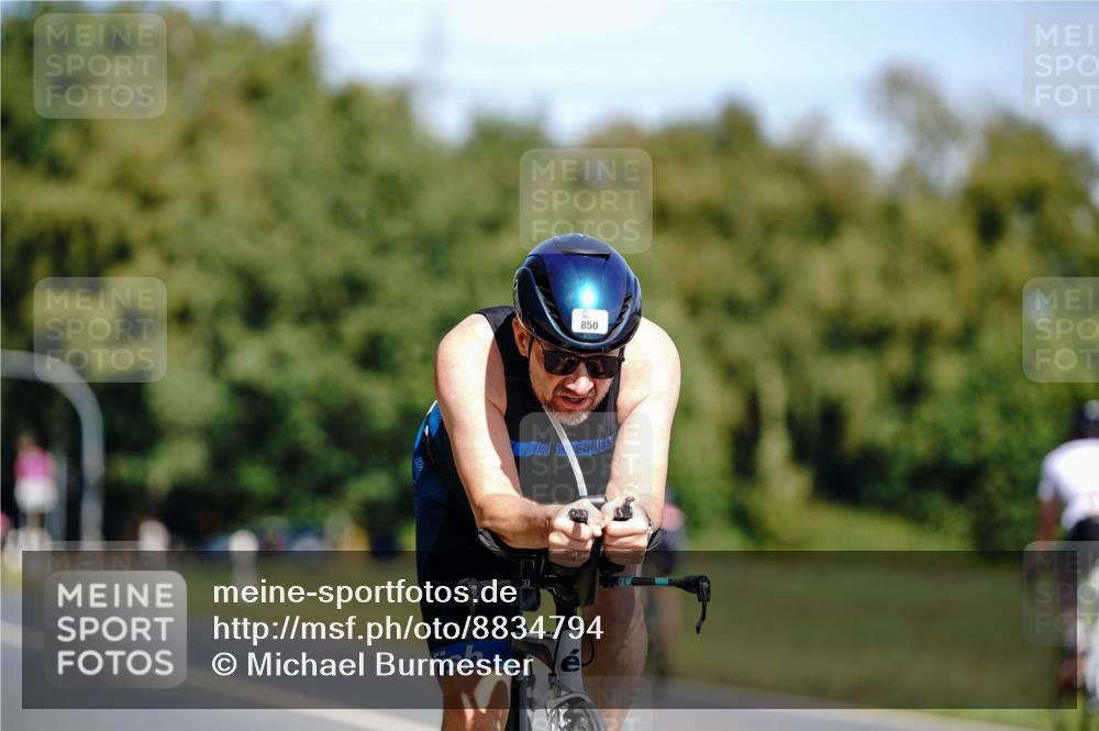 07.09.2025 - 19. Norderstedt Triathlon Michael Burmester http://msf.ph/oto/8834794 07.09.2025 12:25:43 Radfahren 850 meine-sportfotos.de
