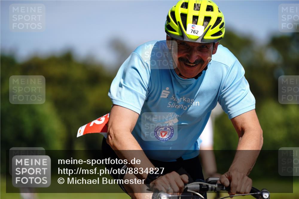07.09.2025 - 19. Norderstedt Triathlon Michael Burmester http://msf.ph/oto/8834827 07.09.2025 12:26:04 Radfahren 754, 762 meine-sportfotos.de