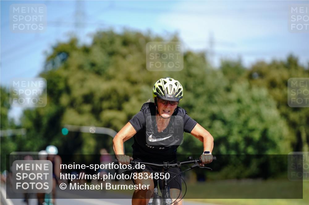 07.09.2025 - 19. Norderstedt Triathlon Michael Burmester http://msf.ph/oto/8834850 07.09.2025 12:26:22 Radfahren 216, 239, 759 meine-sportfotos.de