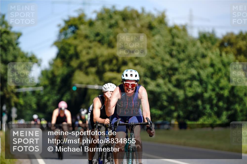 07.09.2025 - 19. Norderstedt Triathlon Michael Burmester http://msf.ph/oto/8834855 07.09.2025 12:26:24 Radfahren 216, 239, 813 meine-sportfotos.de
