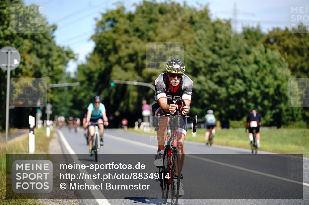 07.09.2025 - 19. Norderstedt Triathlon Michael Burmester http://msf.ph/oto/8834914 07.09.2025 12:26:49 Radfahren 194, 247, 695, 1231, 1384 meine-sportfotos.de