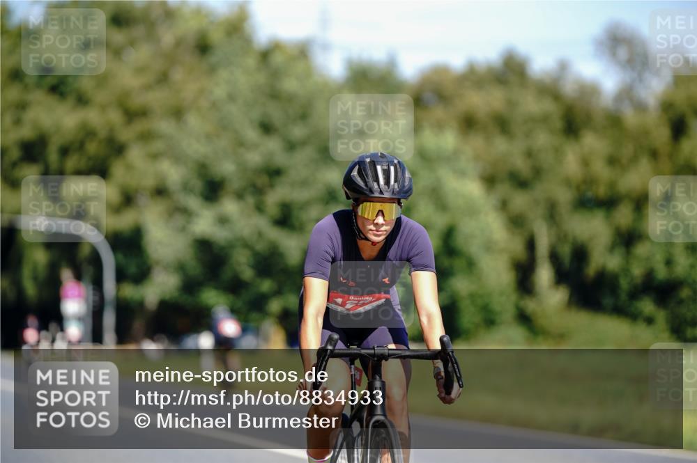 07.09.2025 - 19. Norderstedt Triathlon Michael Burmester http://msf.ph/oto/8834933 07.09.2025 12:26:55 Radfahren 194, 1256 meine-sportfotos.de