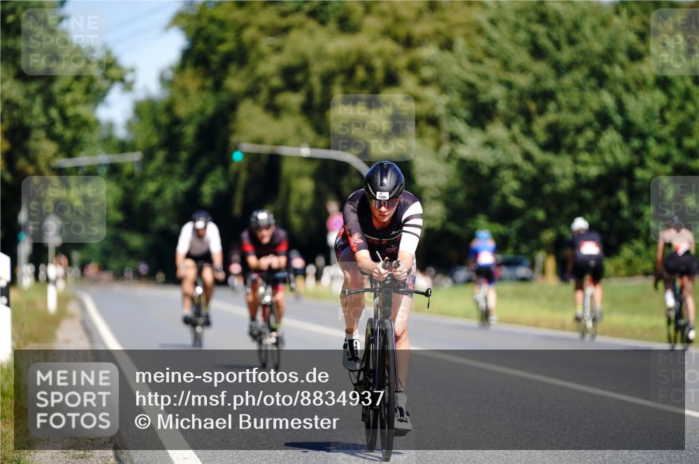 07.09.2025 - 19. Norderstedt Triathlon Michael Burmester http://msf.ph/oto/8834937 07.09.2025 12:27:01 Radfahren 1370, 1386 meine-sportfotos.de