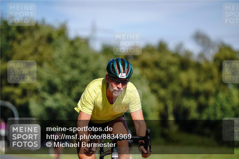 07.09.2025 - 19. Norderstedt Triathlon Michael Burmester http://msf.ph/oto/8834969 07.09.2025 12:27:36 Radfahren 1247 meine-sportfotos.de