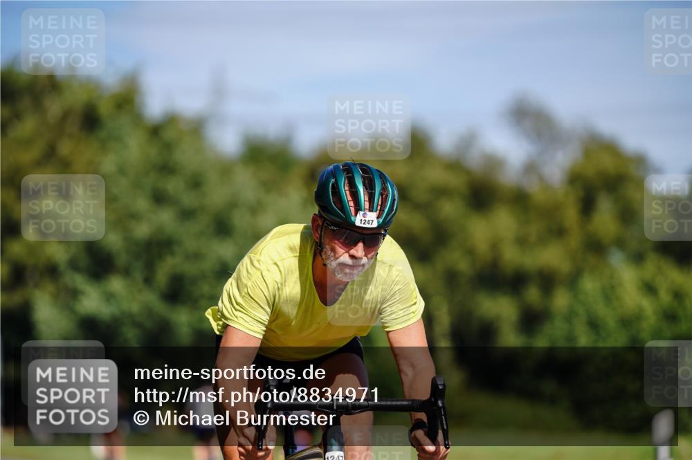 07.09.2025 - 19. Norderstedt Triathlon Michael Burmester http://msf.ph/oto/8834971 07.09.2025 12:27:36 Radfahren 1247 meine-sportfotos.de