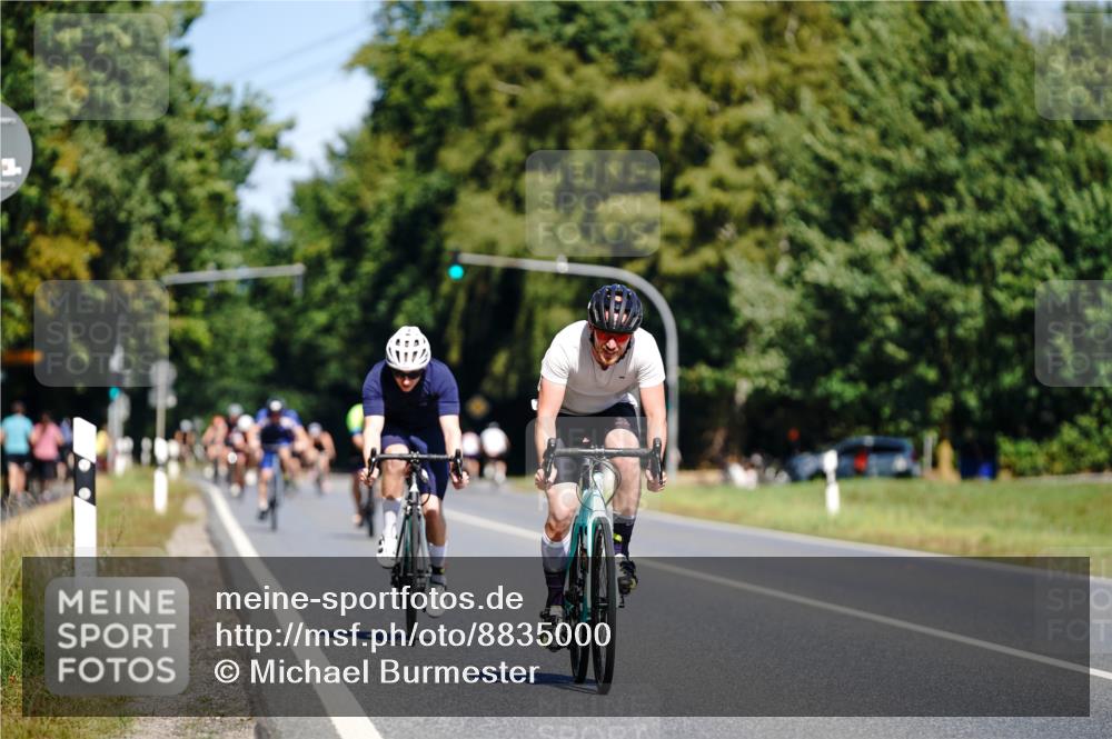 07.09.2025 - 19. Norderstedt Triathlon Michael Burmester http://msf.ph/oto/8835000 07.09.2025 12:27:54 Radfahren 1230, 1241, 1263 meine-sportfotos.de