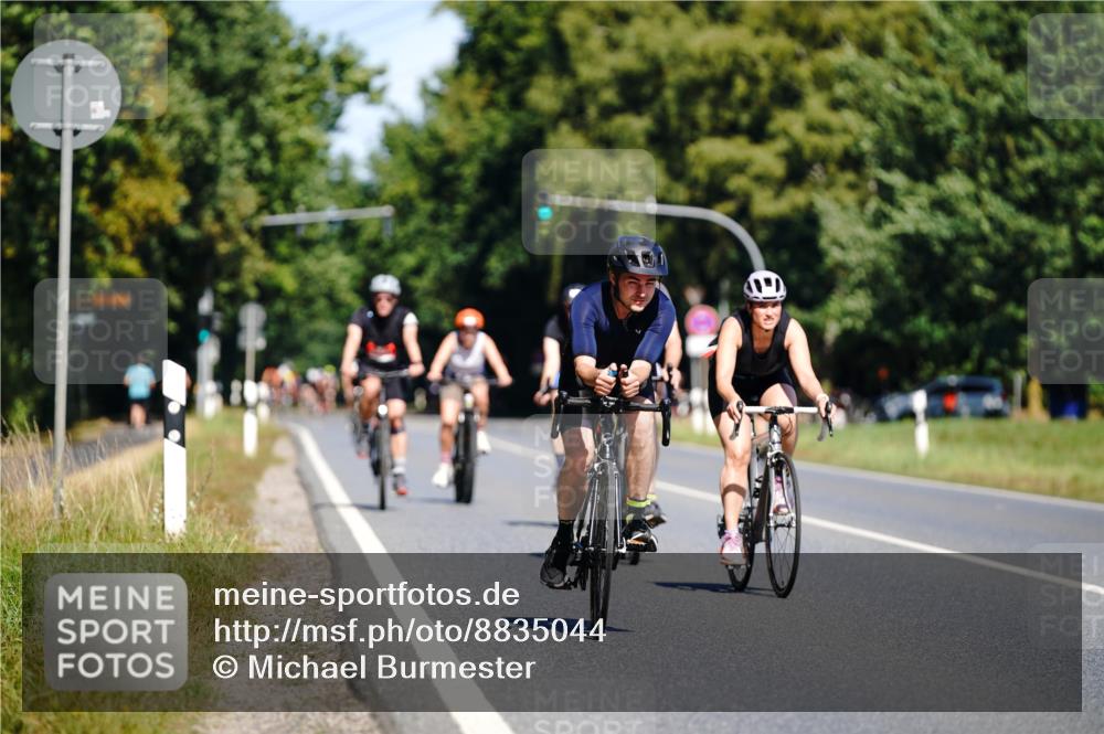 07.09.2025 - 19. Norderstedt Triathlon Michael Burmester http://msf.ph/oto/8835044 07.09.2025 12:28:07 Radfahren 171, 728, 732, 735 meine-sportfotos.de