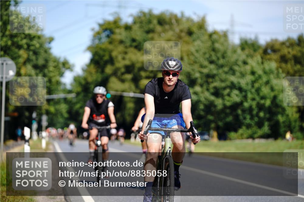 07.09.2025 - 19. Norderstedt Triathlon Michael Burmester http://msf.ph/oto/8835058 07.09.2025 12:28:11 Radfahren 171, 728, 735, 752, 1264, 1331 meine-sportfotos.de