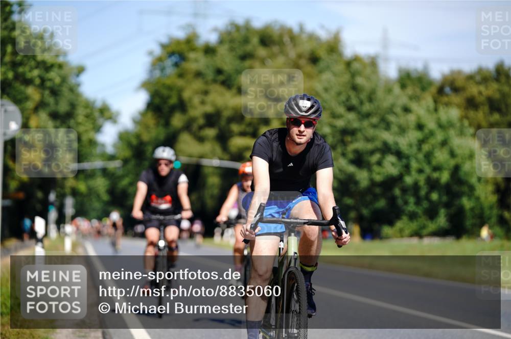 07.09.2025 - 19. Norderstedt Triathlon Michael Burmester http://msf.ph/oto/8835060 07.09.2025 12:28:11 Radfahren 171, 728, 735, 752, 1264, 1331 meine-sportfotos.de