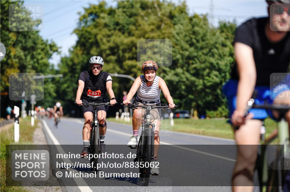 07.09.2025 - 19. Norderstedt Triathlon Michael Burmester http://msf.ph/oto/8835062 07.09.2025 12:28:11 Radfahren 171, 728, 735, 752, 1264, 1331 meine-sportfotos.de