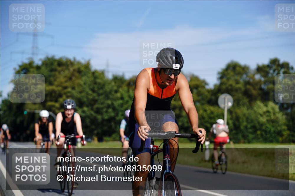 07.09.2025 - 19. Norderstedt Triathlon Michael Burmester http://msf.ph/oto/8835099 07.09.2025 12:28:34 Radfahren 210, 262, 696, 780, 858, 1213, 1214, 1329 meine-sportfotos.de