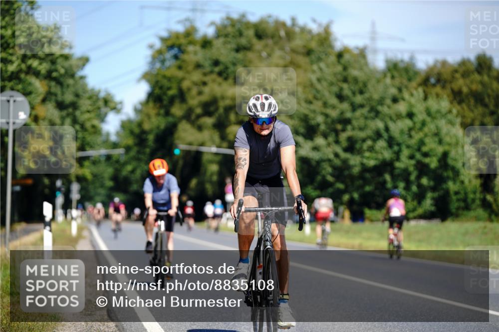 07.09.2025 - 19. Norderstedt Triathlon Michael Burmester http://msf.ph/oto/8835108 07.09.2025 12:28:39 Radfahren 217, 776, 1213 meine-sportfotos.de