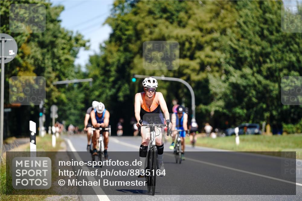 07.09.2025 - 19. Norderstedt Triathlon Michael Burmester http://msf.ph/oto/8835164 07.09.2025 12:29:16 Radfahren 214, 1251 meine-sportfotos.de