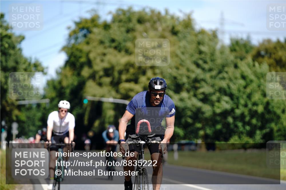 07.09.2025 - 19. Norderstedt Triathlon Michael Burmester http://msf.ph/oto/8835222 07.09.2025 12:29:56 Radfahren 251, 737, 755, 811 meine-sportfotos.de