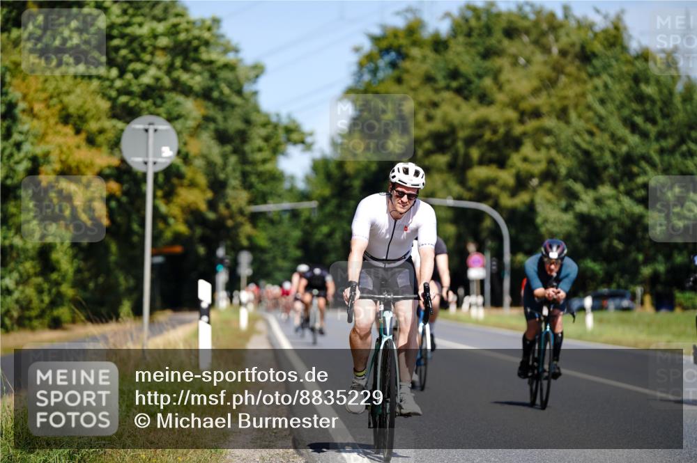 07.09.2025 - 19. Norderstedt Triathlon Michael Burmester http://msf.ph/oto/8835229 07.09.2025 12:29:58 Radfahren 145, 177, 251, 737, 811 meine-sportfotos.de