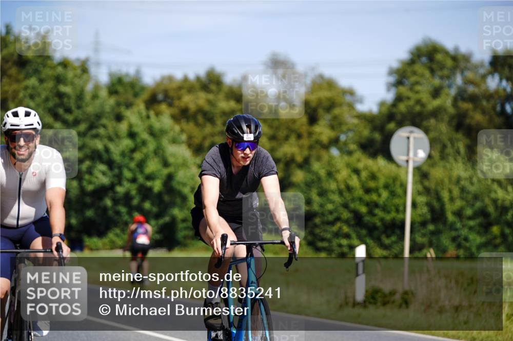 07.09.2025 - 19. Norderstedt Triathlon Michael Burmester http://msf.ph/oto/8835241 07.09.2025 12:30:00 Radfahren 145, 177, 251, 737, 811 meine-sportfotos.de