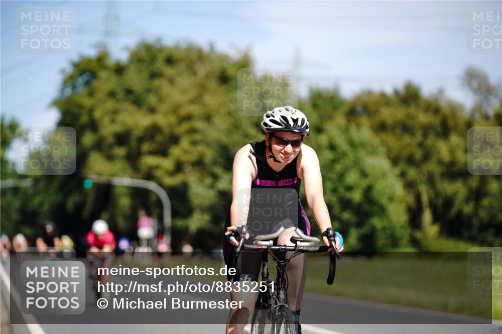 07.09.2025 - 19. Norderstedt Triathlon Michael Burmester http://msf.ph/oto/8835251 07.09.2025 12:30:06 Radfahren 295, 307, 1317 meine-sportfotos.de