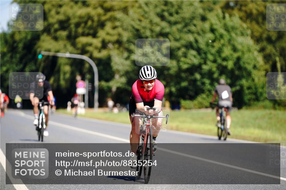 07.09.2025 - 19. Norderstedt Triathlon Michael Burmester http://msf.ph/oto/8835254 07.09.2025 12:30:08 Radfahren 295, 307, 1317 meine-sportfotos.de