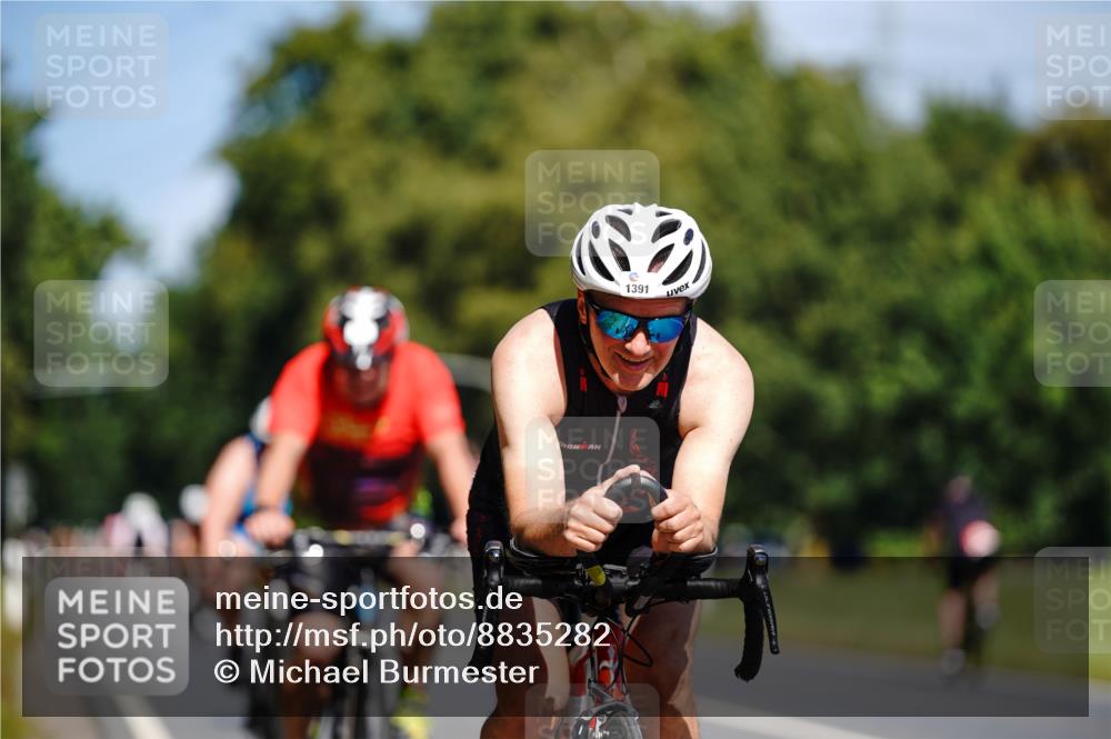 07.09.2025 - 19. Norderstedt Triathlon Michael Burmester http://msf.ph/oto/8835282 07.09.2025 12:30:21 Radfahren 293, 742, 1242, 1307, 1337, 1391 meine-sportfotos.de