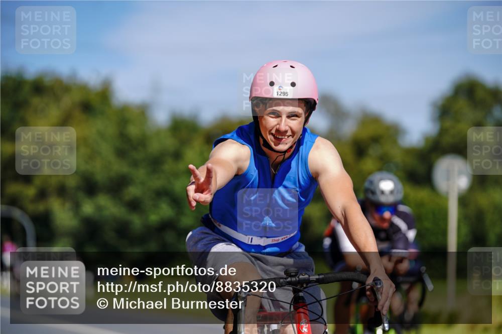 07.09.2025 - 19. Norderstedt Triathlon Michael Burmester http://msf.ph/oto/8835320 07.09.2025 12:30:36 Radfahren 715, 1295 meine-sportfotos.de