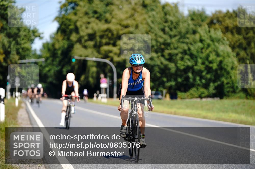 07.09.2025 - 19. Norderstedt Triathlon Michael Burmester http://msf.ph/oto/8835376 07.09.2025 12:31:13 Radfahren 183, 305, 1369, 1374 meine-sportfotos.de