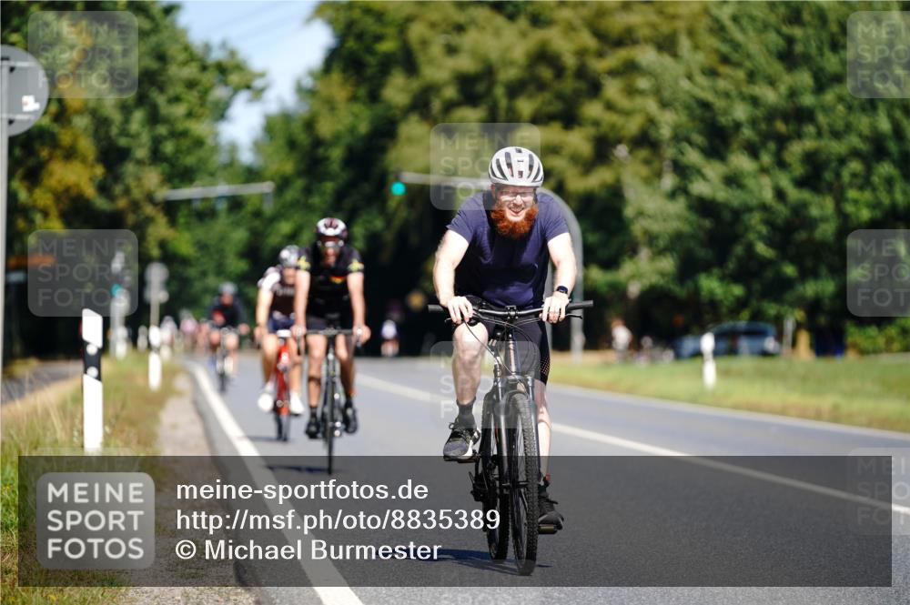 07.09.2025 - 19. Norderstedt Triathlon Michael Burmester http://msf.ph/oto/8835389 07.09.2025 12:31:22 Radfahren 227, 1238 meine-sportfotos.de