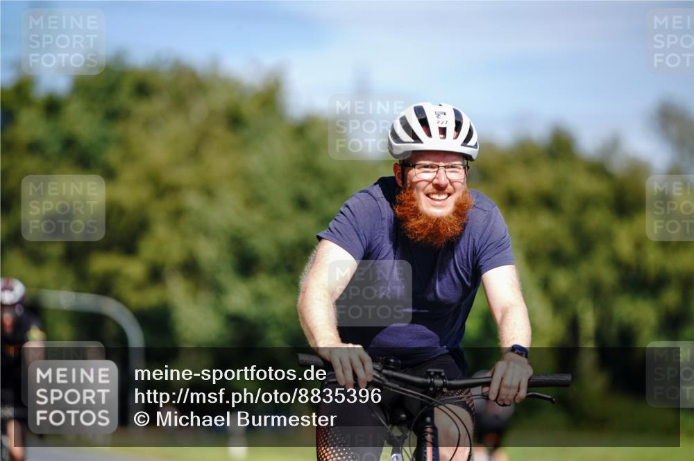 07.09.2025 - 19. Norderstedt Triathlon Michael Burmester http://msf.ph/oto/8835396 07.09.2025 12:31:23 Radfahren 227, 1238, 1311 meine-sportfotos.de