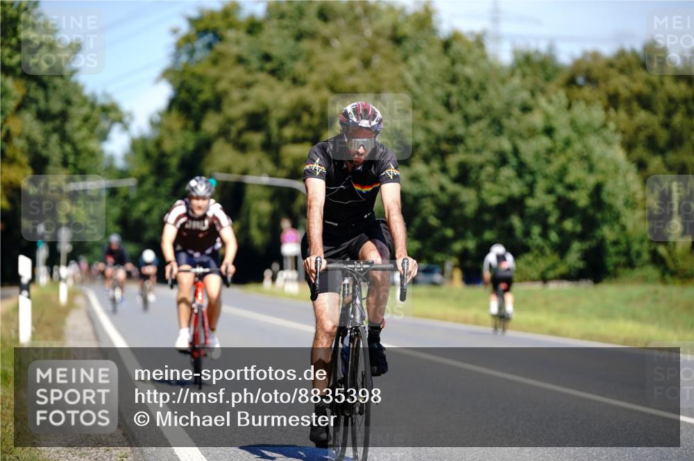 07.09.2025 - 19. Norderstedt Triathlon Michael Burmester http://msf.ph/oto/8835398 07.09.2025 12:31:24 Radfahren 227, 1238, 1311 meine-sportfotos.de