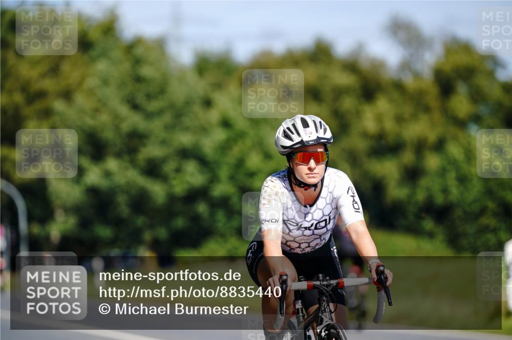 07.09.2025 - 19. Norderstedt Triathlon Michael Burmester http://msf.ph/oto/8835440 07.09.2025 12:31:49 Radfahren 738 meine-sportfotos.de