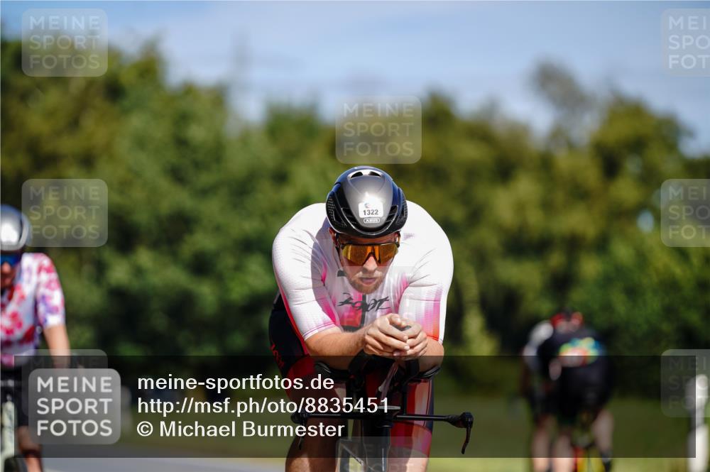 07.09.2025 - 19. Norderstedt Triathlon Michael Burmester http://msf.ph/oto/8835451 07.09.2025 12:31:55 Radfahren 302, 1322, 1339 meine-sportfotos.de
