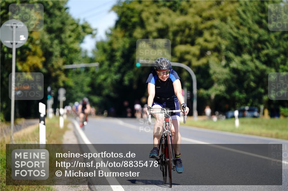 07.09.2025 - 19. Norderstedt Triathlon Michael Burmester http://msf.ph/oto/8835478 07.09.2025 12:32:08 Radfahren 260, 761 meine-sportfotos.de