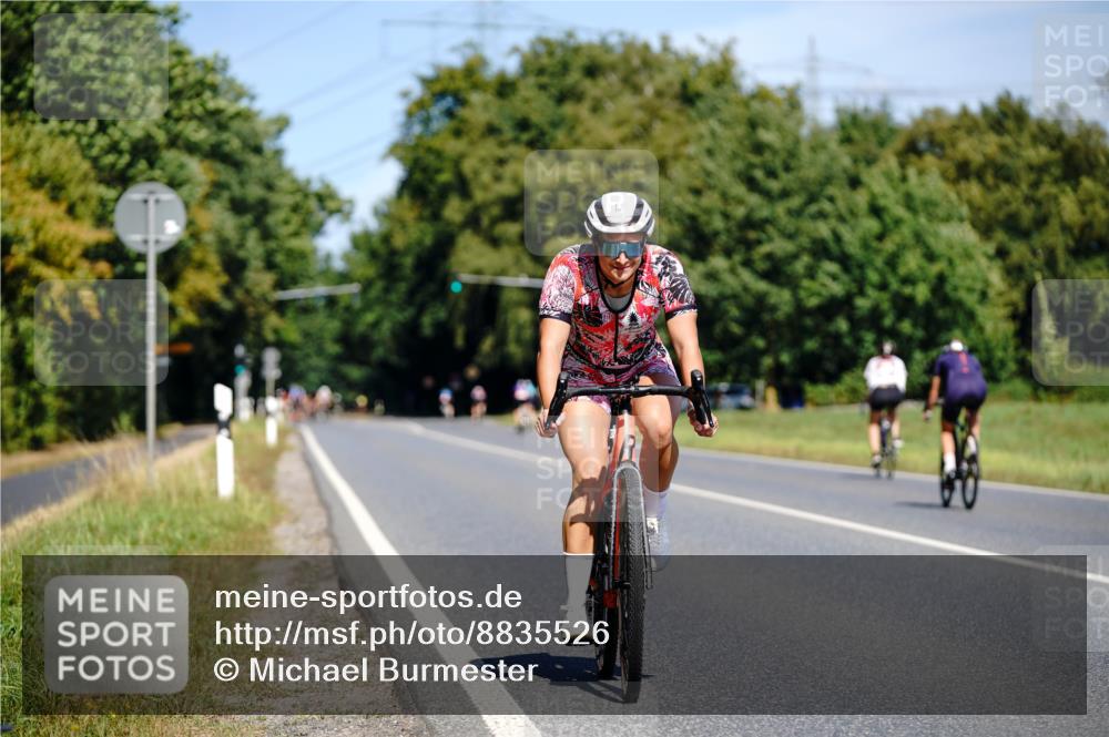 07.09.2025 - 19. Norderstedt Triathlon Michael Burmester http://msf.ph/oto/8835526 07.09.2025 12:32:42 Radfahren 195, 724 meine-sportfotos.de