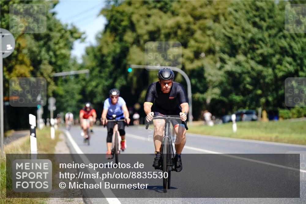 07.09.2025 - 19. Norderstedt Triathlon Michael Burmester http://msf.ph/oto/8835530 07.09.2025 12:33:01 Radfahren 739 meine-sportfotos.de