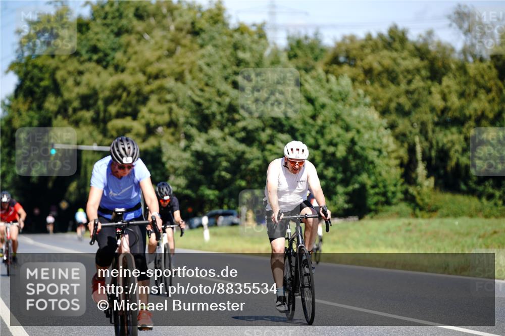 07.09.2025 - 19. Norderstedt Triathlon Michael Burmester http://msf.ph/oto/8835534 07.09.2025 12:33:04 Radfahren 718, 739, 853, 1276 meine-sportfotos.de