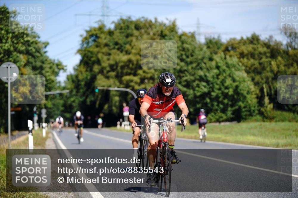 07.09.2025 - 19. Norderstedt Triathlon Michael Burmester http://msf.ph/oto/8835543 07.09.2025 12:33:08 Radfahren 182, 718, 853, 1276, 1342 meine-sportfotos.de