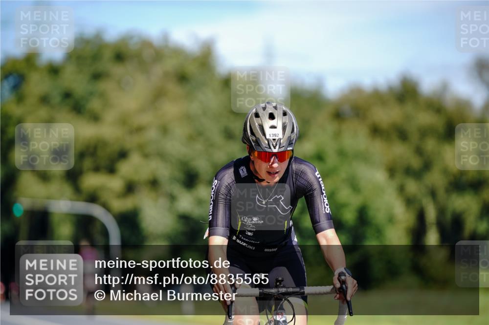 07.09.2025 - 19. Norderstedt Triathlon Michael Burmester http://msf.ph/oto/8835565 07.09.2025 12:33:29 Radfahren 1392 meine-sportfotos.de
