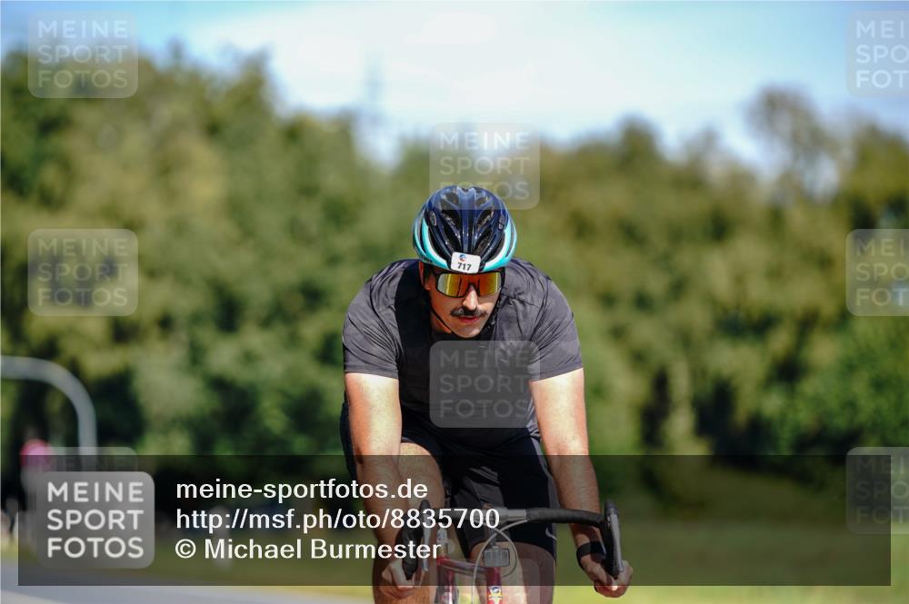 07.09.2025 - 19. Norderstedt Triathlon Michael Burmester http://msf.ph/oto/8835700 07.09.2025 12:35:24 Radfahren 717 meine-sportfotos.de
